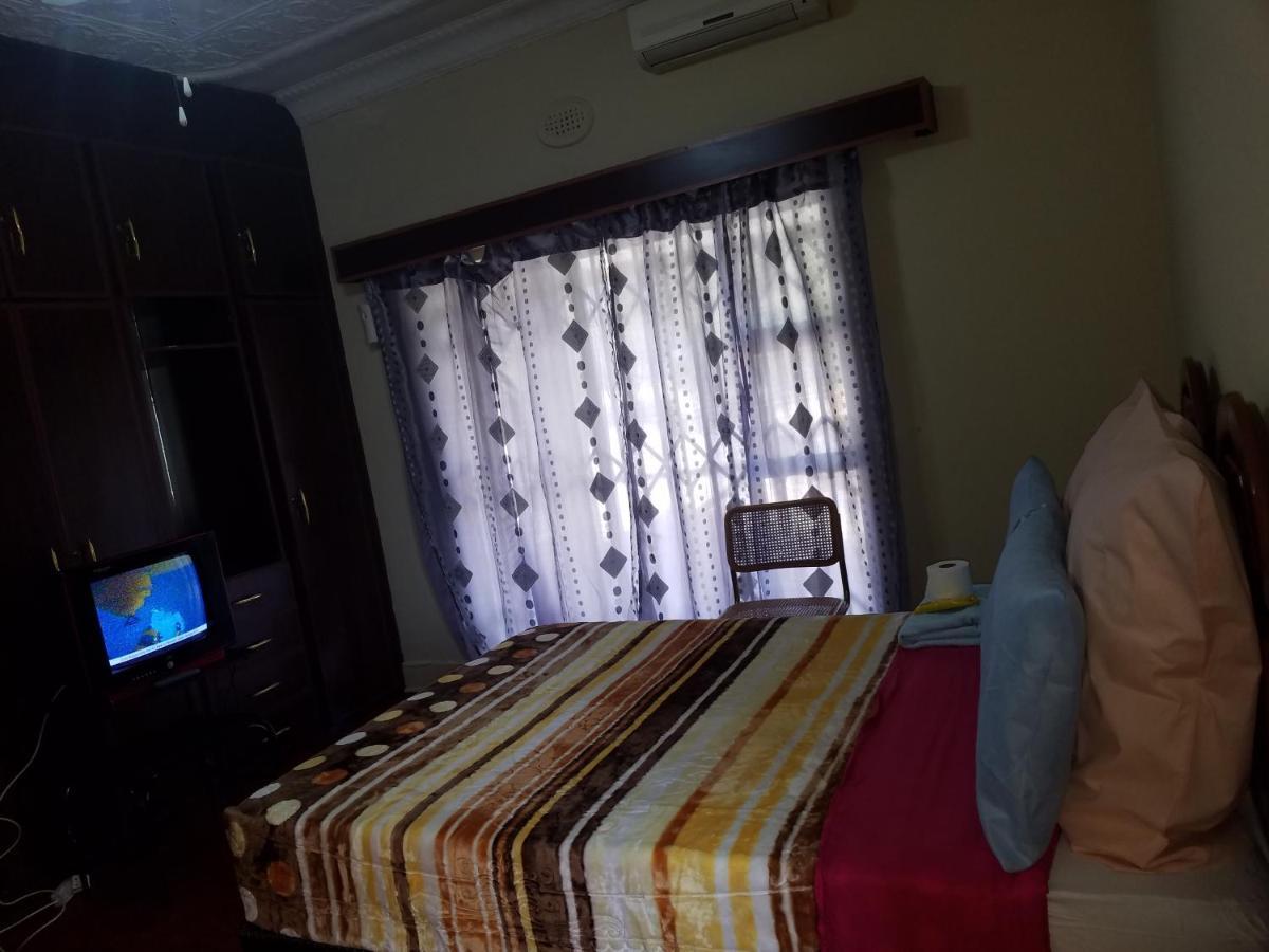 Las Vegas Guest Inn Roodepoort Extérieur photo